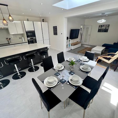 Wembley Stadium 5 Star Brand New Luxury Sleeps 14 With Parking Villa Лондон Екстериор снимка