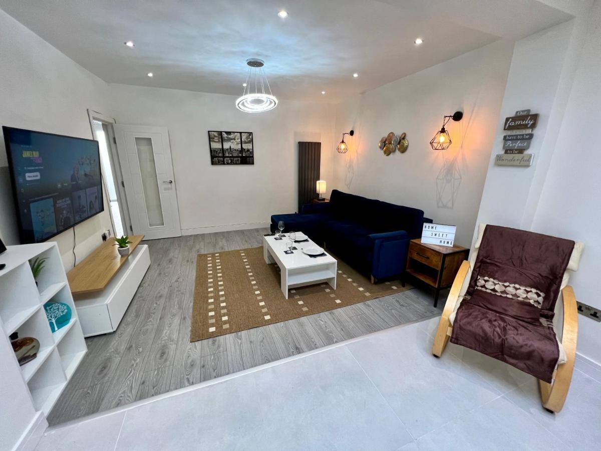 Wembley Stadium 5 Star Brand New Luxury Sleeps 14 With Parking Villa Лондон Екстериор снимка