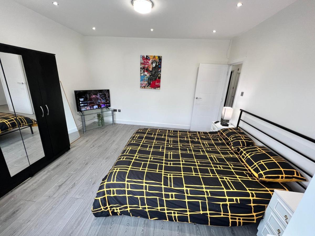 Wembley Stadium 5 Star Brand New Luxury Sleeps 14 With Parking Villa Лондон Екстериор снимка