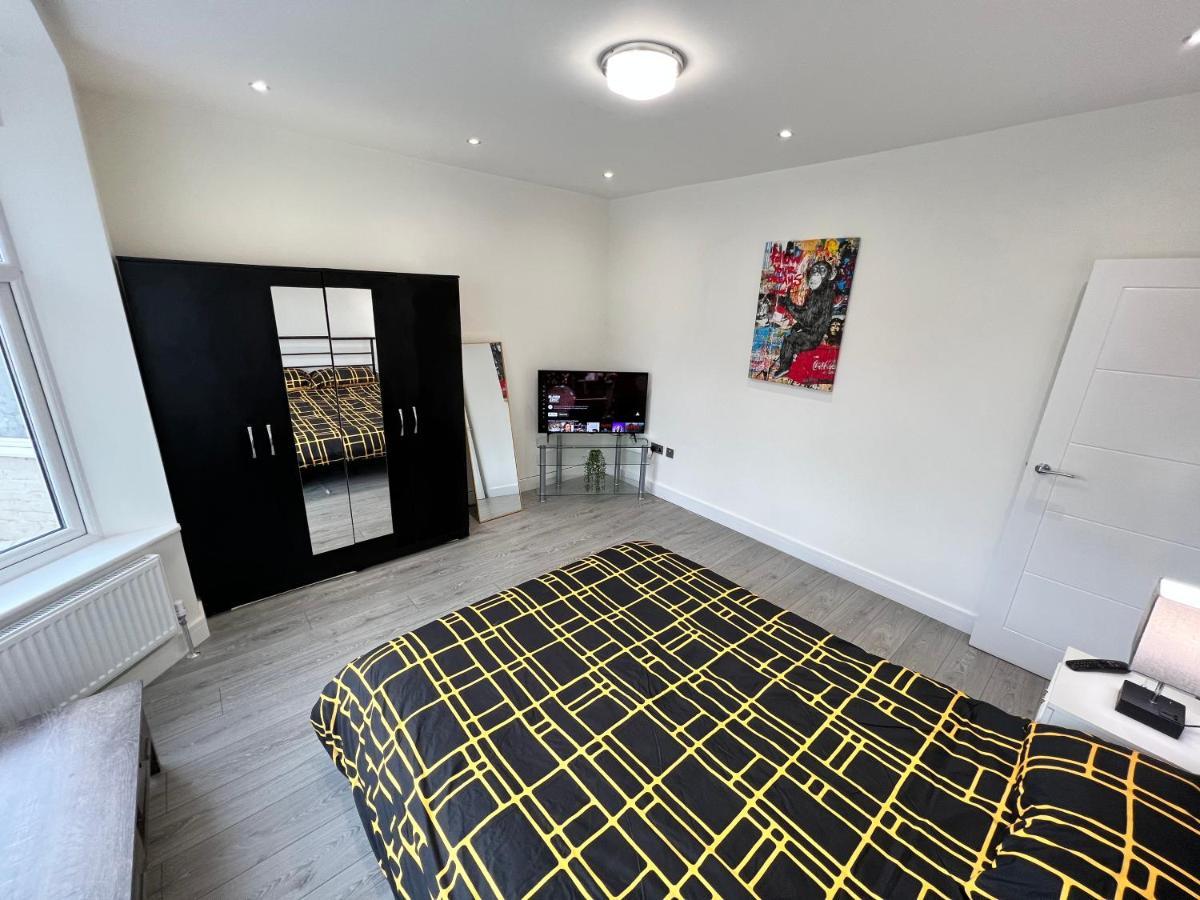 Wembley Stadium 5 Star Brand New Luxury Sleeps 14 With Parking Villa Лондон Екстериор снимка